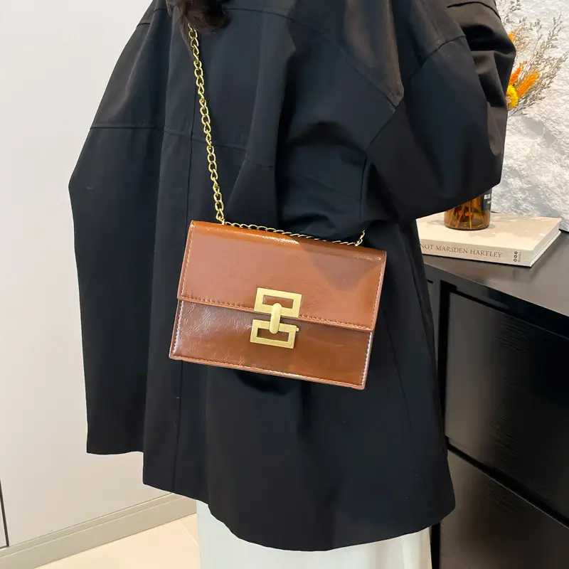 Red European Chain Shoulder Bag for Women - Image 6