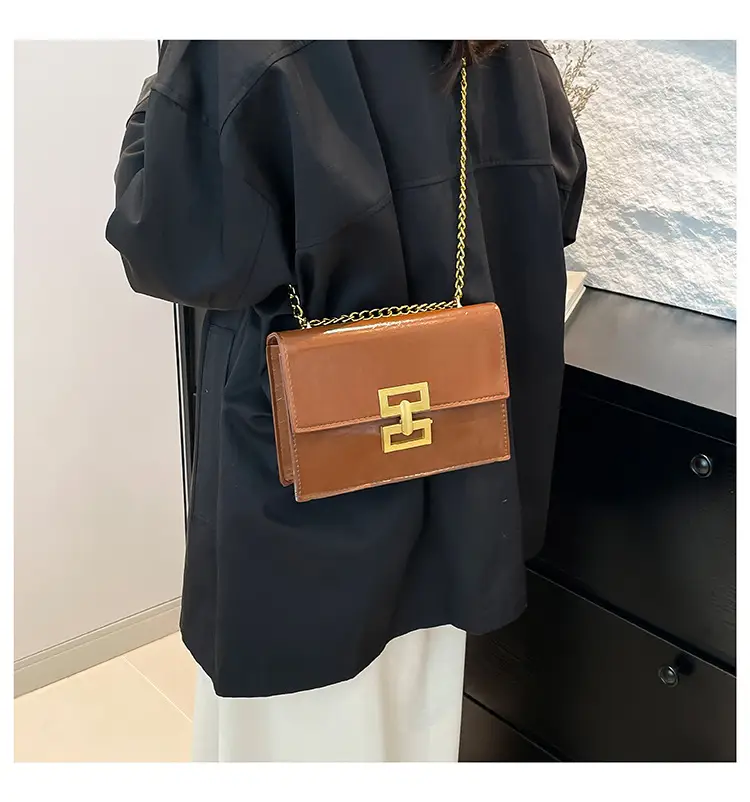 Red European Chain Shoulder Bag for Women — feature 19