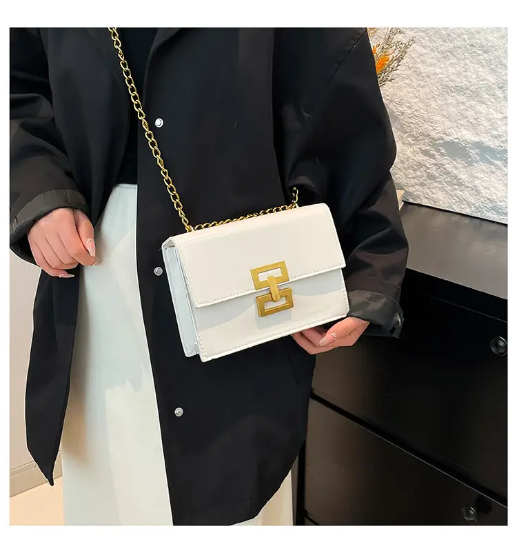 Red European Chain Shoulder Bag for Women — feature 22