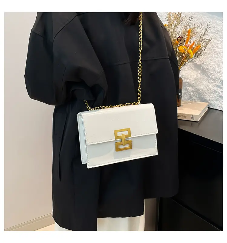 Red European Chain Shoulder Bag for Women — feature 23