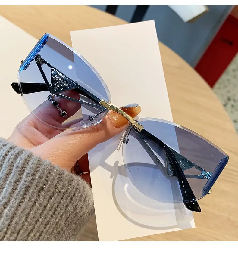 Women's High-End Cat-Eye Sunglasses with Hollow Leg Design โ feature 13