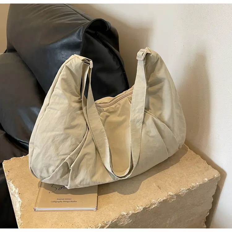 Lightweight Women's Crossbody Bag 2026 New — feature 17