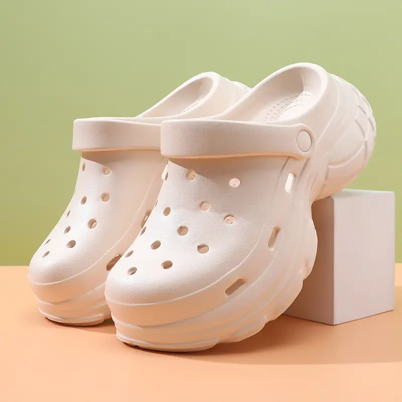 2025 new thick-soled hole shoes women's summer wear non-slip excrement feeling Baotou beach sandals a generation of hair - Image 3