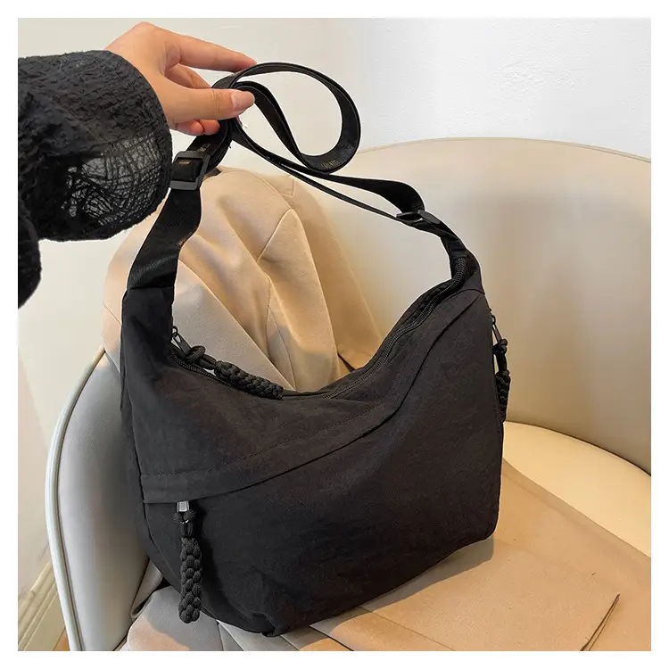 Japanese Style Large Capacity Shoulder Crossbody Bag Women's New All-match Tote Bag Korean Style Underarm Dumpling Bag — feature 23