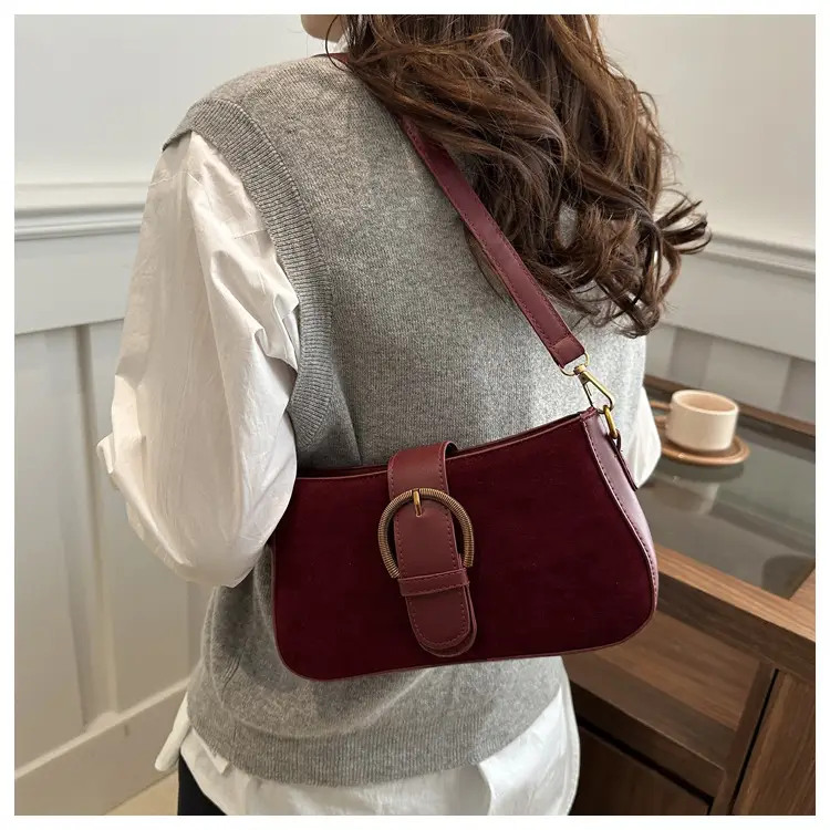 Retro Niche Bag Underarm Shoulder Small Square 2025 — feature 12