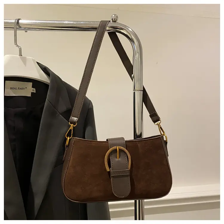 Retro Niche Bag Underarm Shoulder Small Square 2025 — feature 17