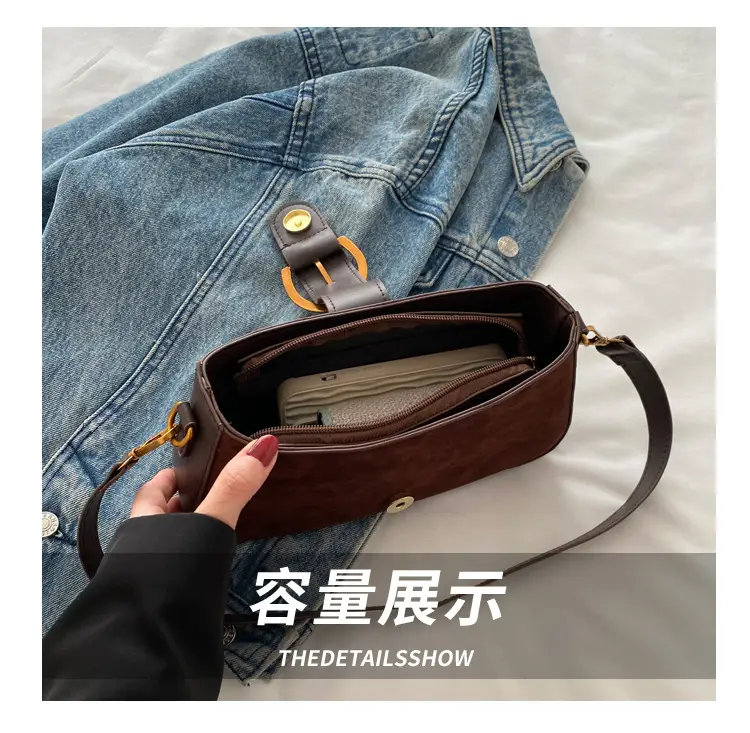 Retro Niche Bag Underarm Shoulder Small Square 2025 — feature 6