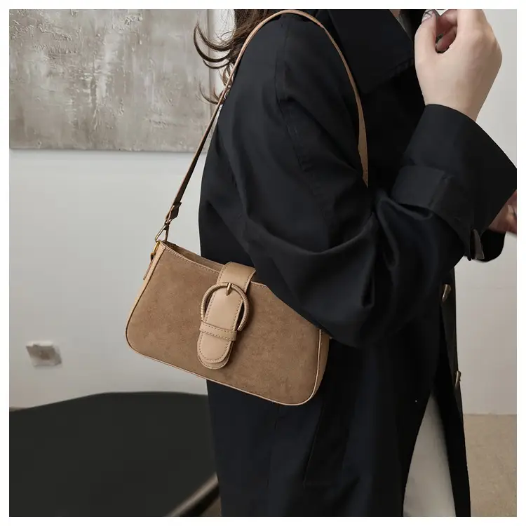 Retro Niche Bag Underarm Shoulder Small Square 2025 — feature 8