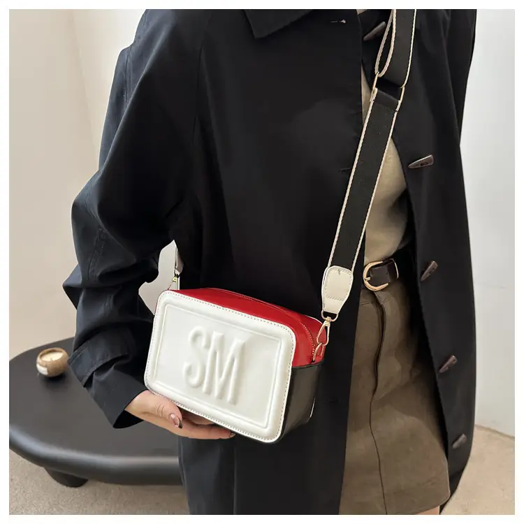 SM Letter Wide Shoulder Crossbody Bag Red White — feature 12