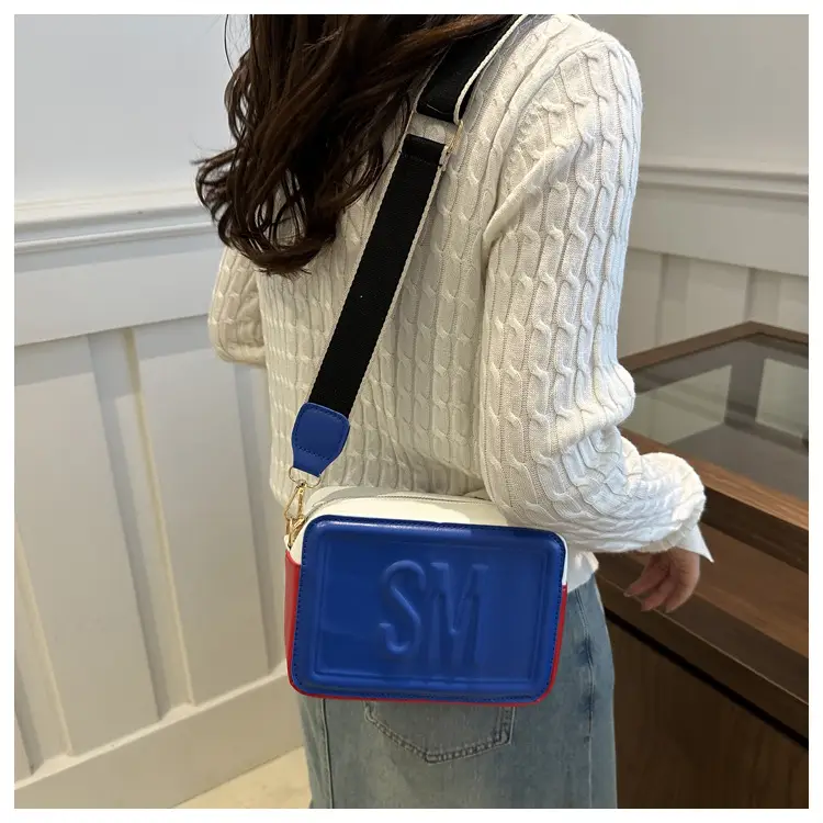 SM Letter Wide Shoulder Crossbody Bag Red White — feature 13