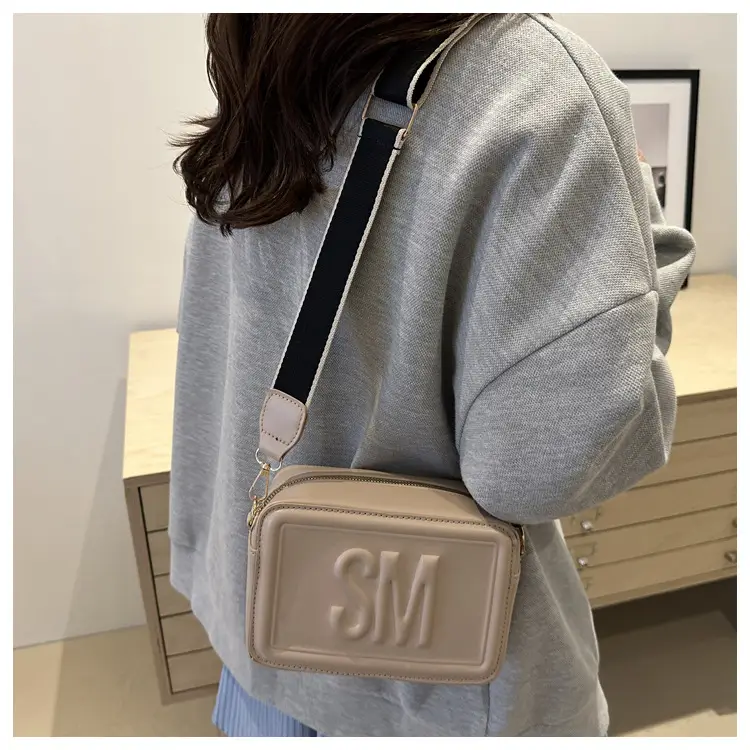 SM Letter Wide Shoulder Crossbody Bag Red White — feature 17