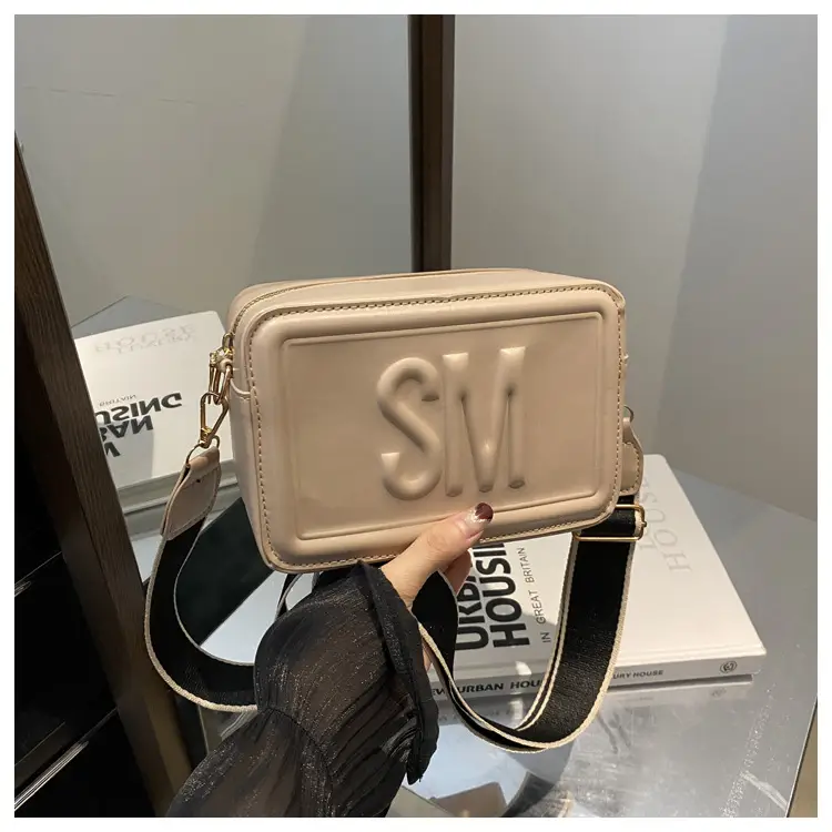 SM Letter Wide Shoulder Crossbody Bag Red White — feature 21