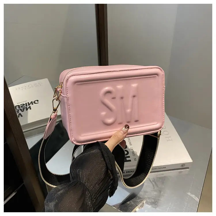 SM Letter Wide Shoulder Crossbody Bag Red White — feature 22
