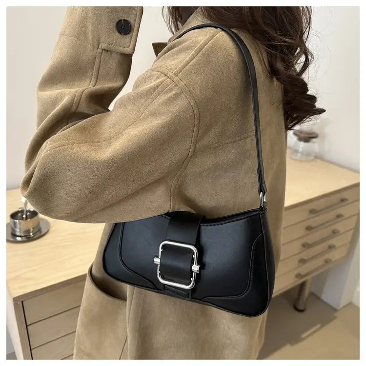 White Vintage Belt Buckle Bag for Women 2025 — feature 18