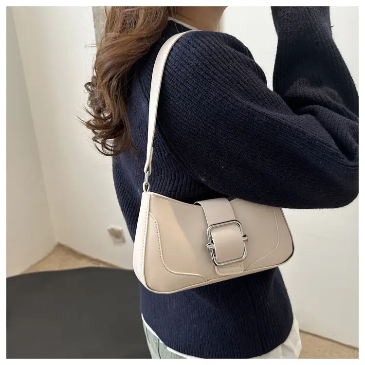White Vintage Belt Buckle Bag for Women 2025 — feature 9