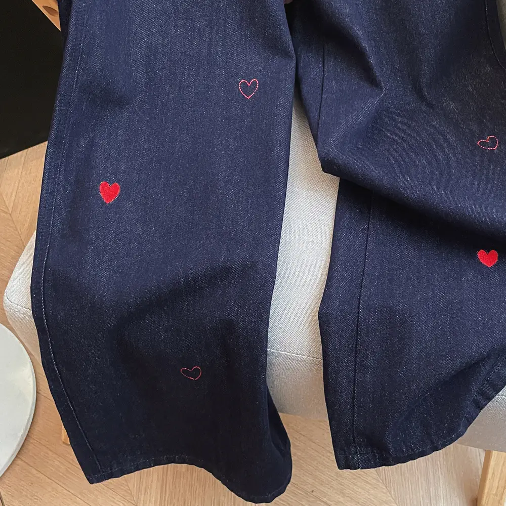 2025 Vintage Dark Blue Heart Embroidered Denim Trousers for Girls — feature 14