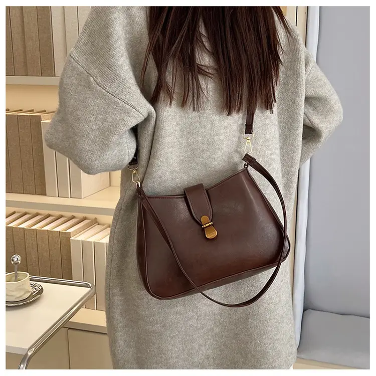 Red French Style Shoulder Bag for Women 2025 — feature 17