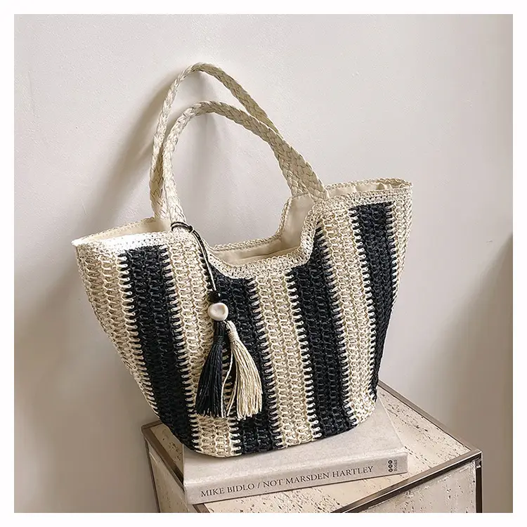 Women Woven Straw Shoulder Bag Spring Summer 2025 — feature 11