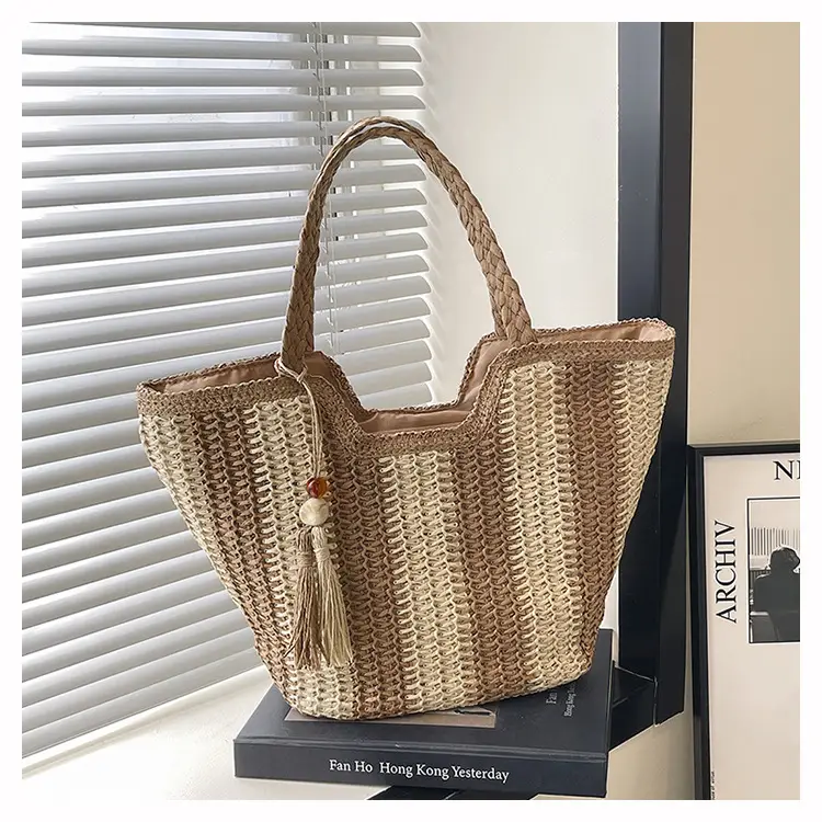Women Woven Straw Shoulder Bag Spring Summer 2025 — feature 13