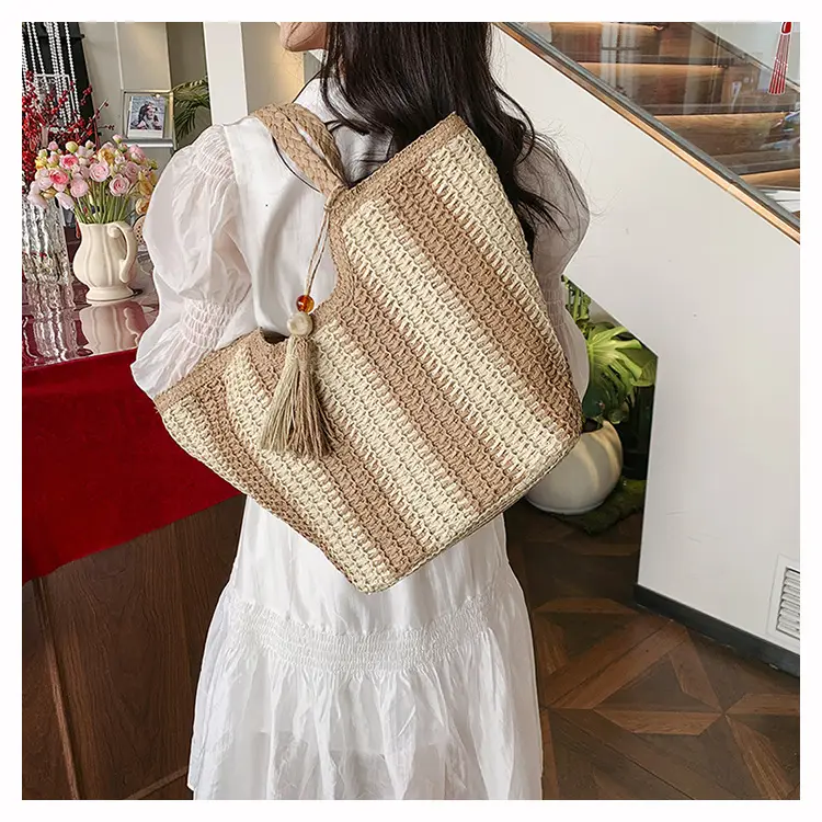Women Woven Straw Shoulder Bag Spring Summer 2025 — feature 19
