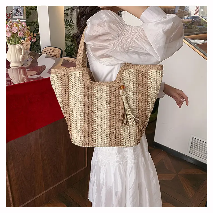 Women Woven Straw Shoulder Bag Spring Summer 2025 — feature 20