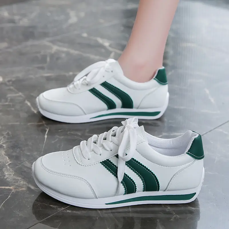2026 Autumn New Lace-Up Casual Sports Shoes Soft-Soled Running Shoes Versatile Student Shoes Flat Non-Slip Women's Shoes - Image 4