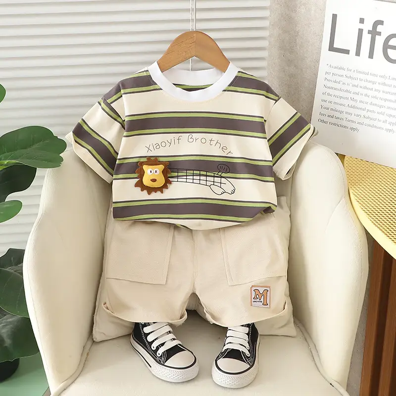 Boys Striped T-Shirt Shorts Set with 3D Lion Design
