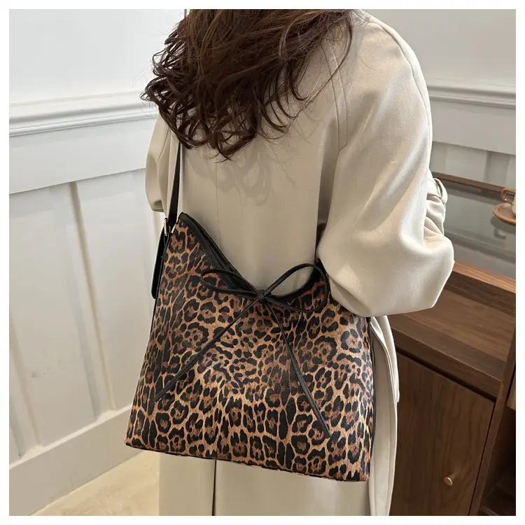 Leopard Print Shoulder Bag for Women Spring 2025 — feature 9