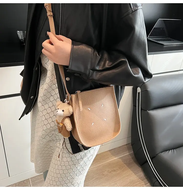 Women's Soft Leather Shoulder Bag with Mobile Phone Holder — feature 10