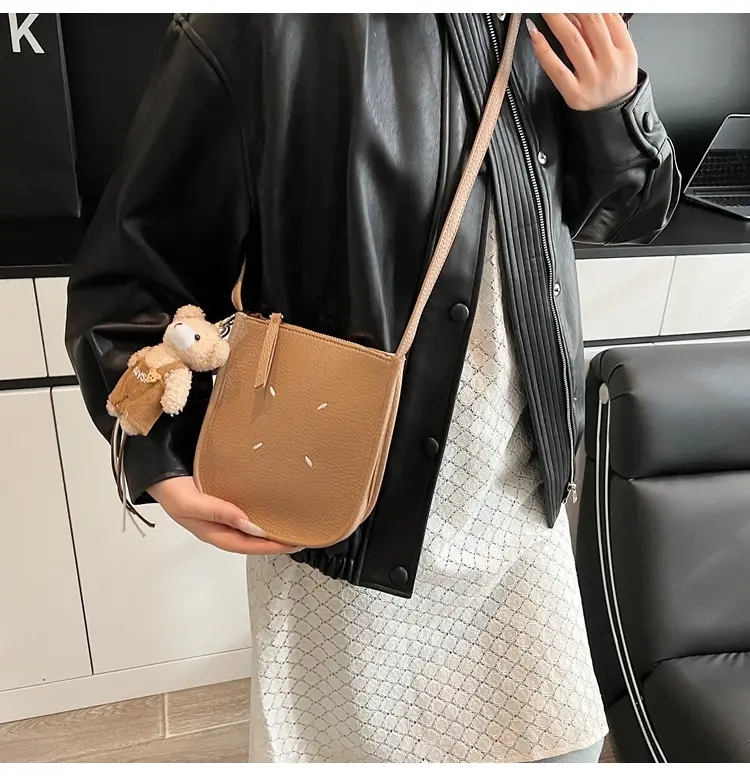Women's Soft Leather Shoulder Bag with Mobile Phone Holder — feature 11