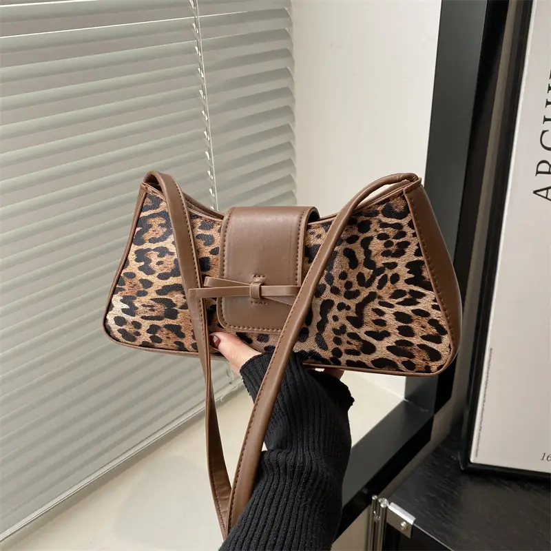 Red Leopard Print Shoulder Bag for Women 2025 - Image 8