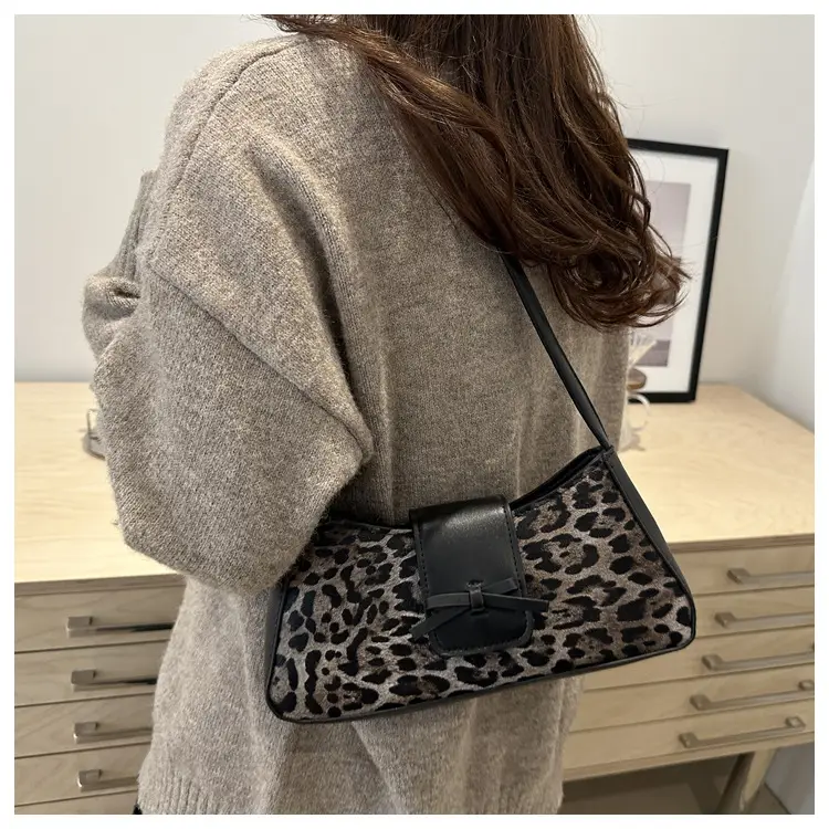 Red Leopard Print Shoulder Bag for Women 2025 — feature 20