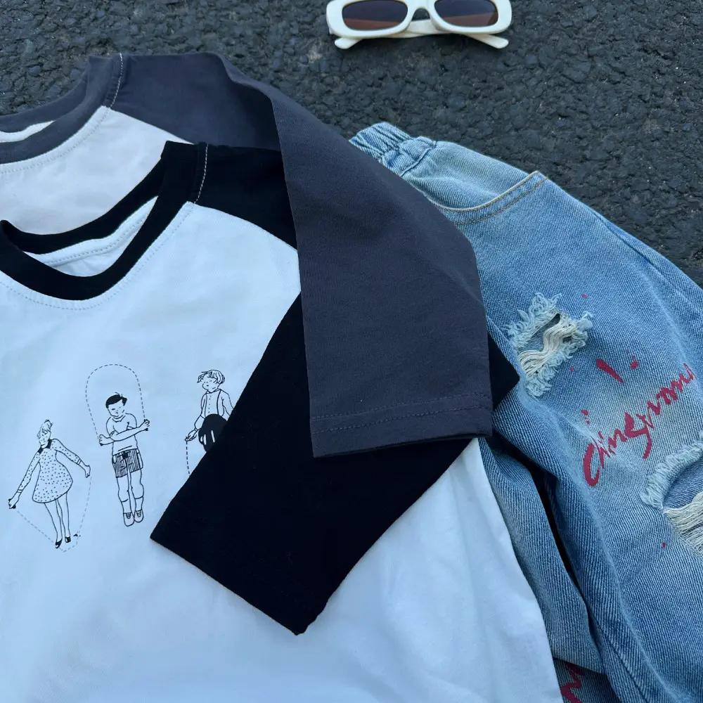Montaigne Boys T-Shirt White Black Raglan Sleeve Print — feature 7