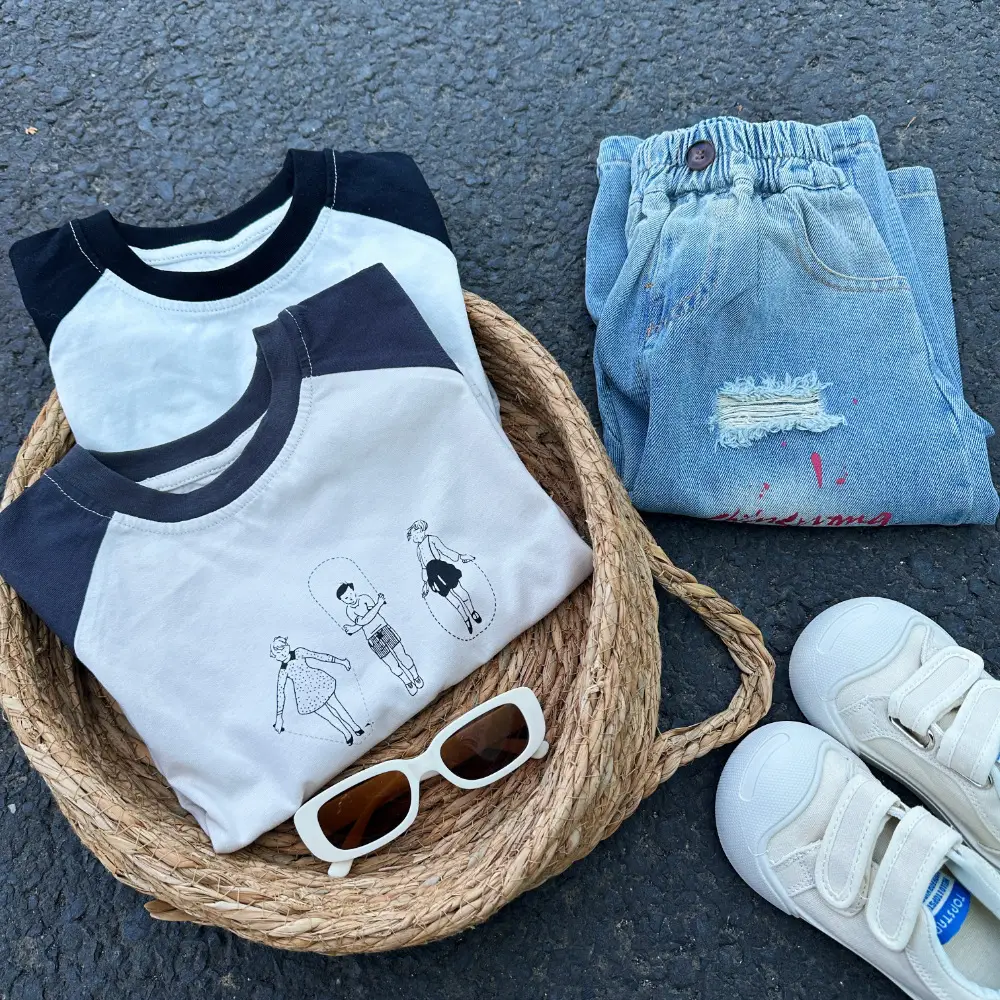 Montaigne Boys T-Shirt White Black Raglan Sleeve Print — feature 9