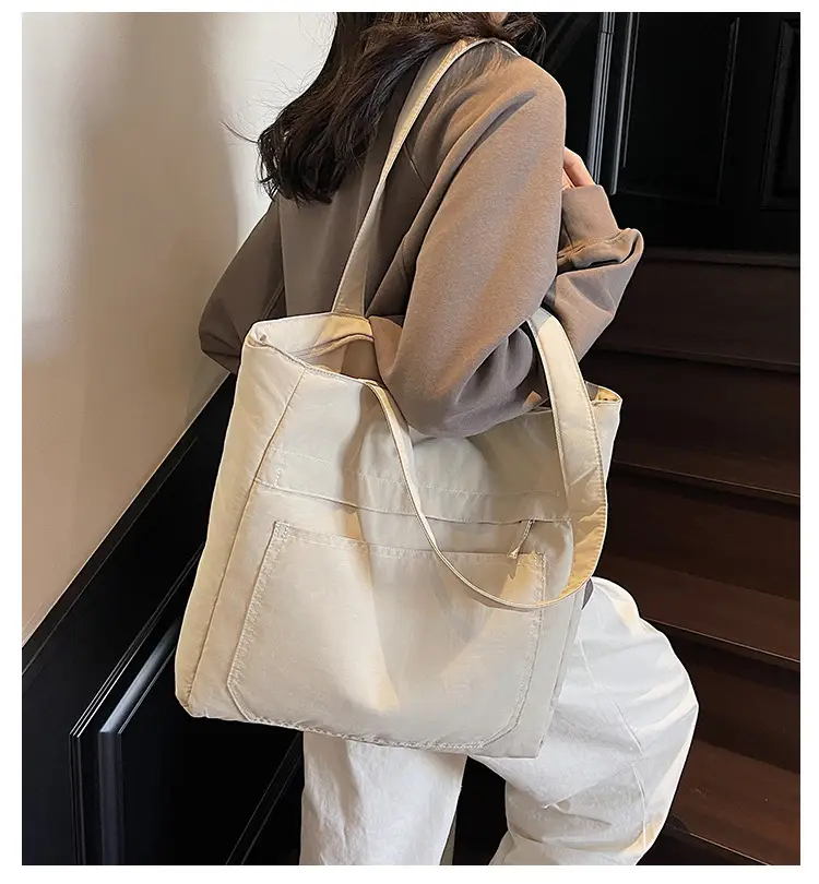 Women's Large Capacity Nylon Tote Bag Black — feature 1