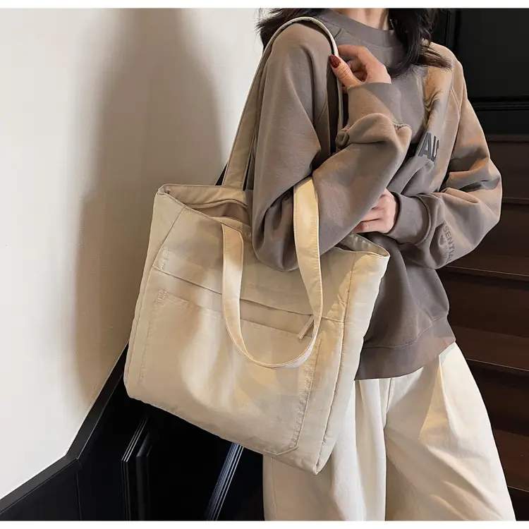 Women's Large Capacity Nylon Tote Bag Black — feature 25