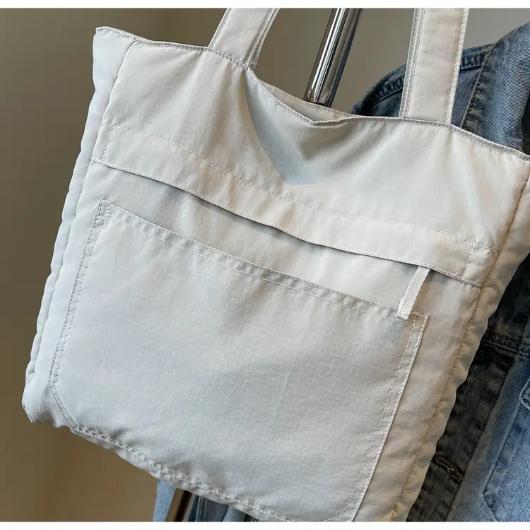 Women's Large Capacity Nylon Tote Bag Black — feature 3