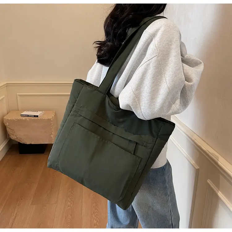 Women's Large Capacity Nylon Tote Bag Black — feature 35