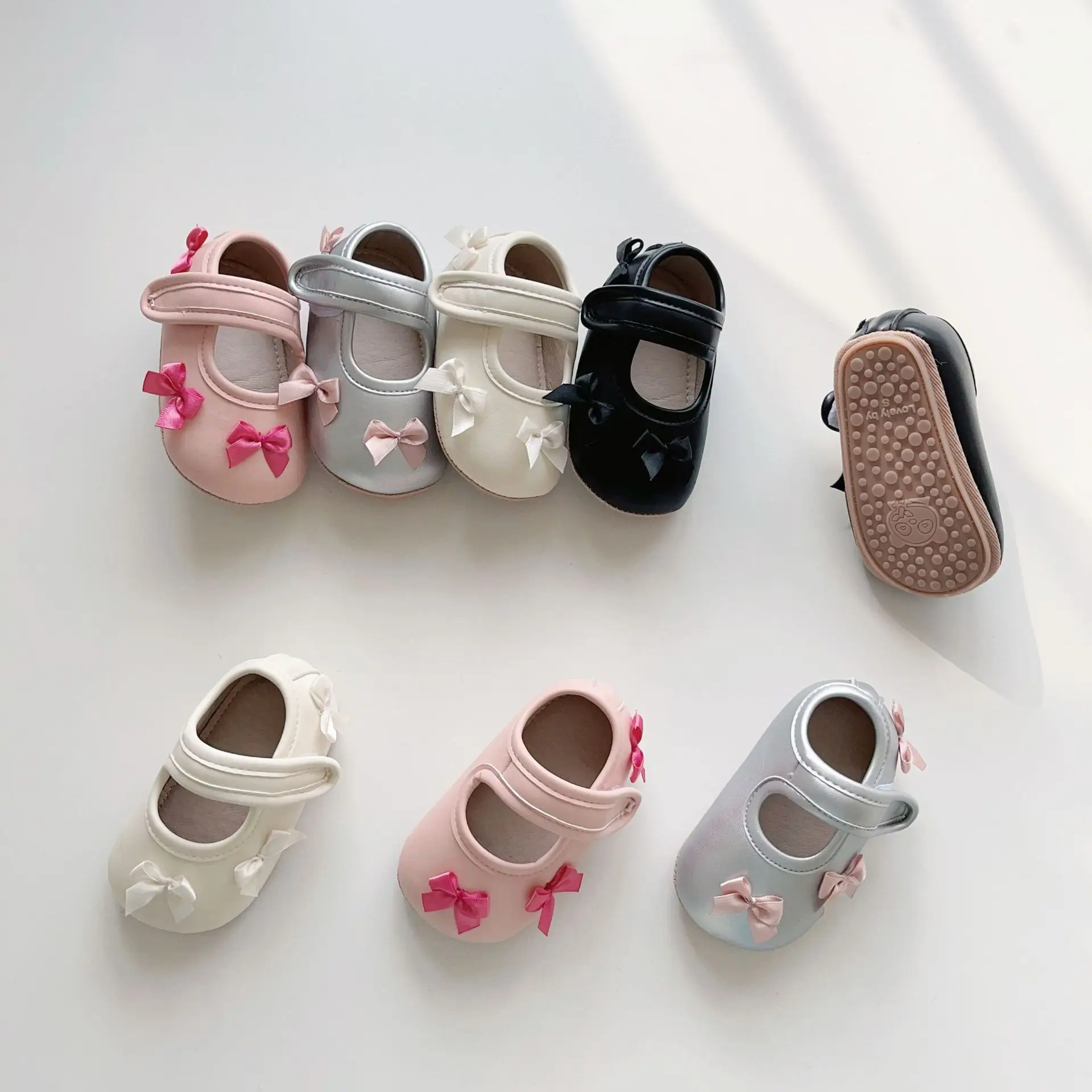 Baby Bow Velcro Shoes for 0-2 Years Non-Slip Soft Sole — feature 1