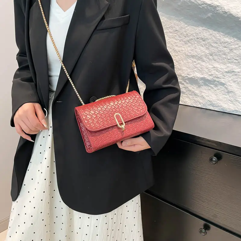 Trendy Woven Brown Shoulder Bag with Retro Lock - Image 8