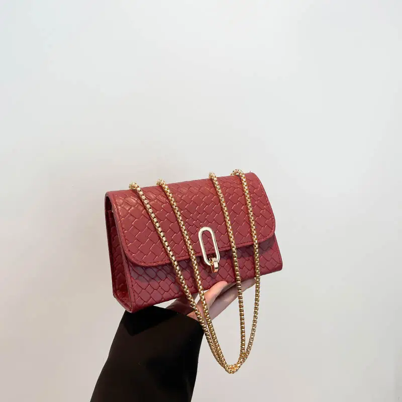 Trendy Woven Brown Shoulder Bag with Retro Lock - Image 4