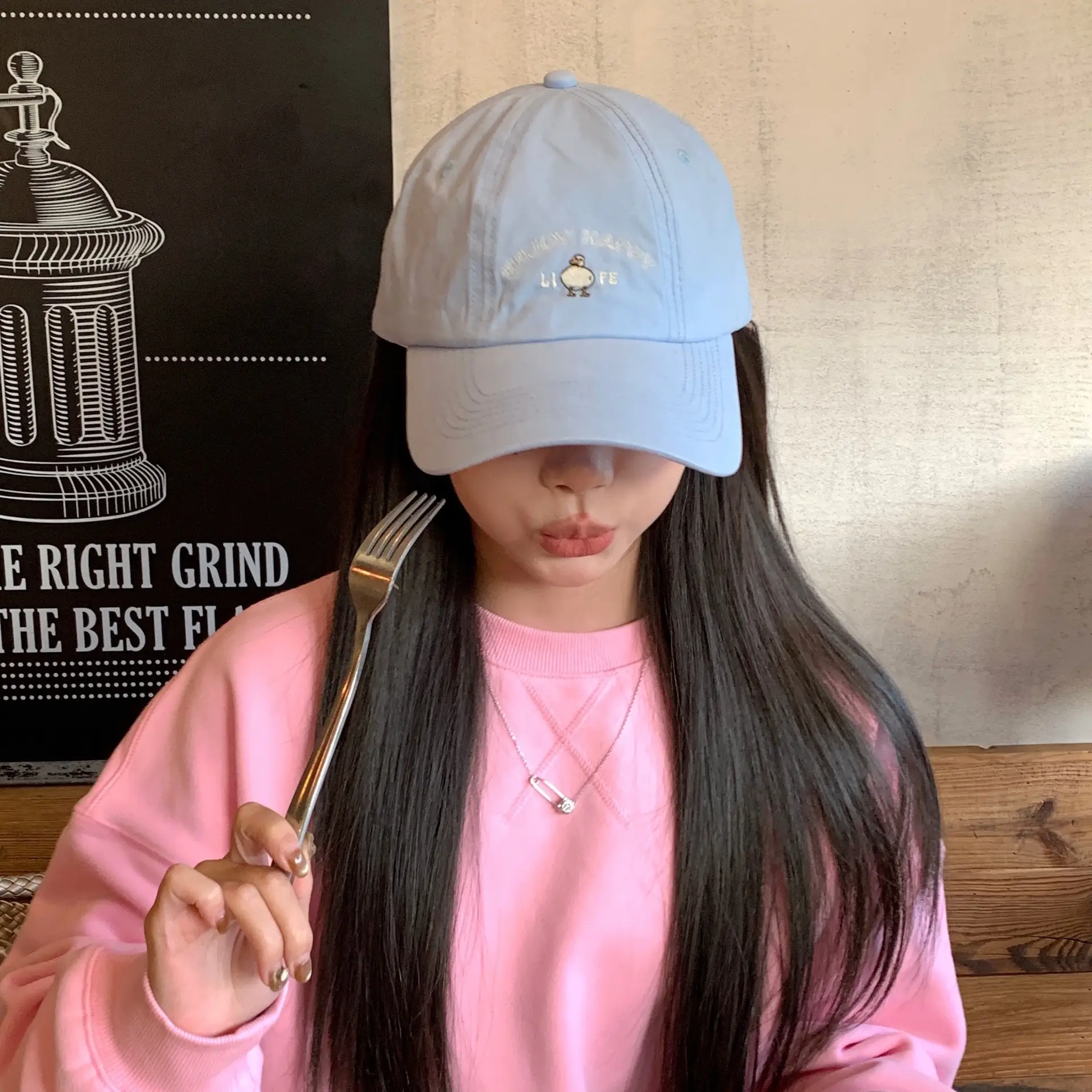 Light Blue Cartoon Embroidered Baseball Cap for Women — feature 3