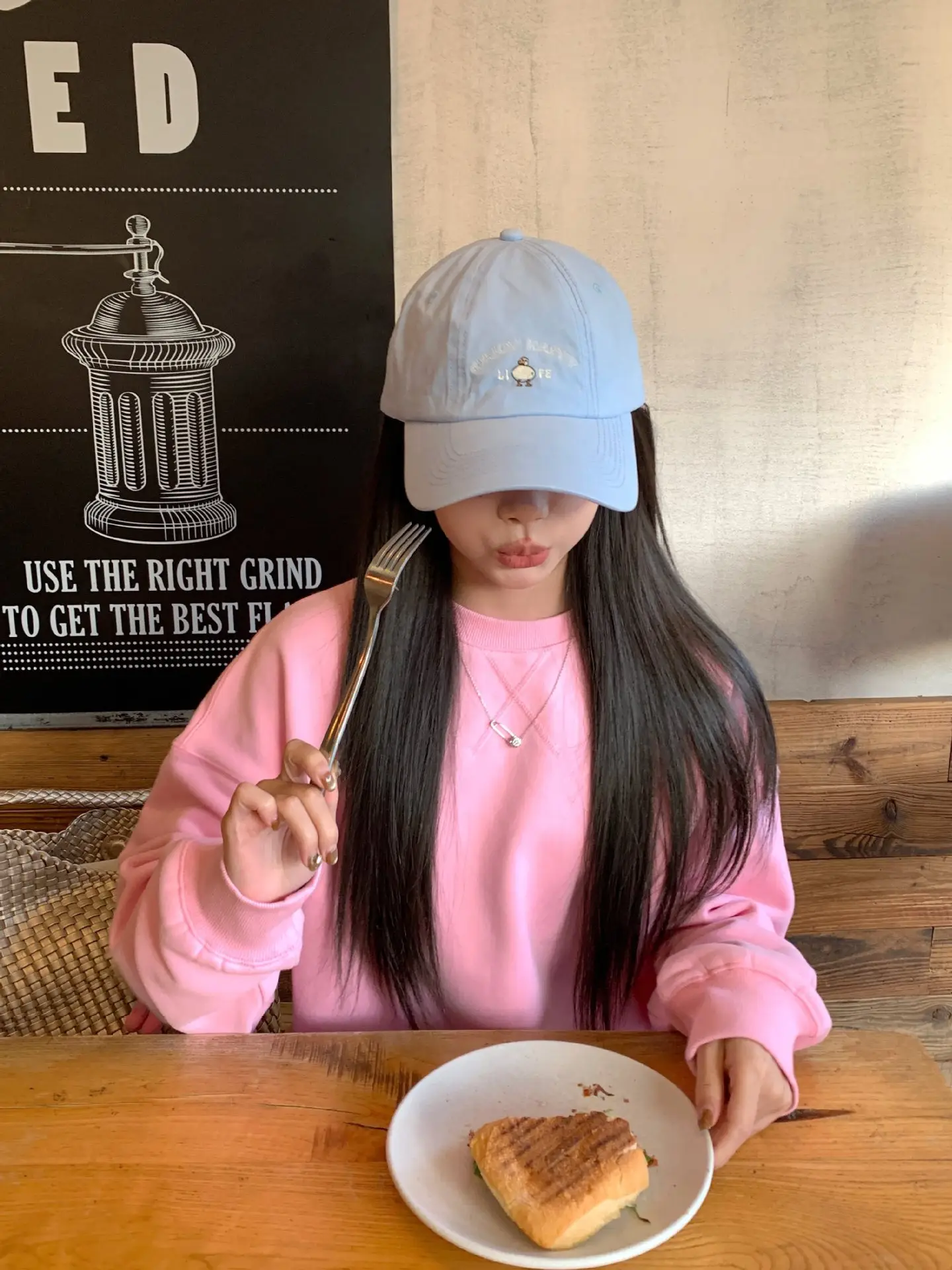 Light Blue Cartoon Embroidered Baseball Cap for Women — feature 9