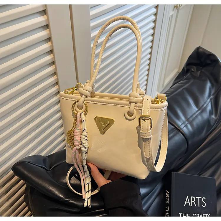 Women's Light Blue Retro Handbag with Gold Plated Logo — feature 30