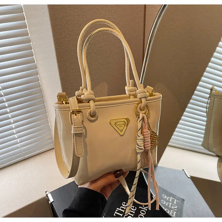 Women's Light Blue Retro Handbag with Gold Plated Logo — feature 31