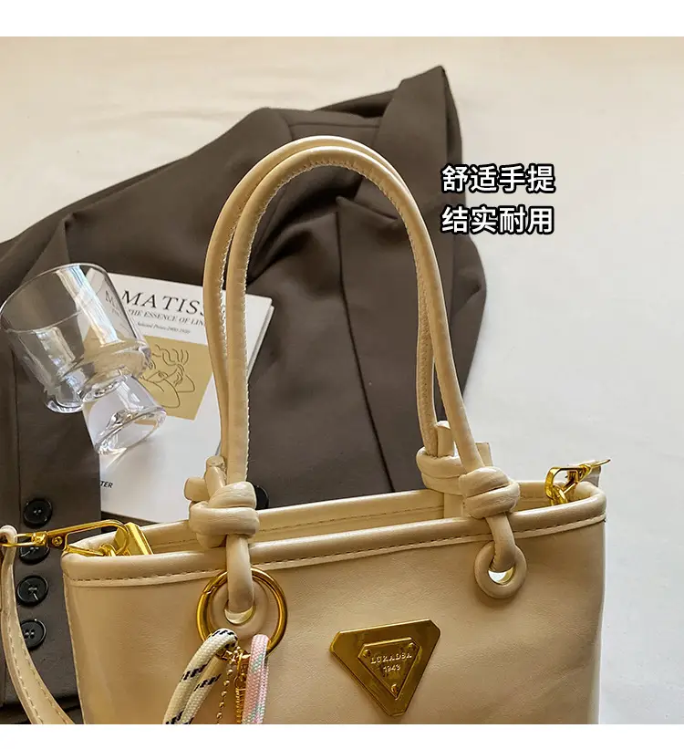 Women's Light Blue Retro Handbag with Gold Plated Logo — feature 5