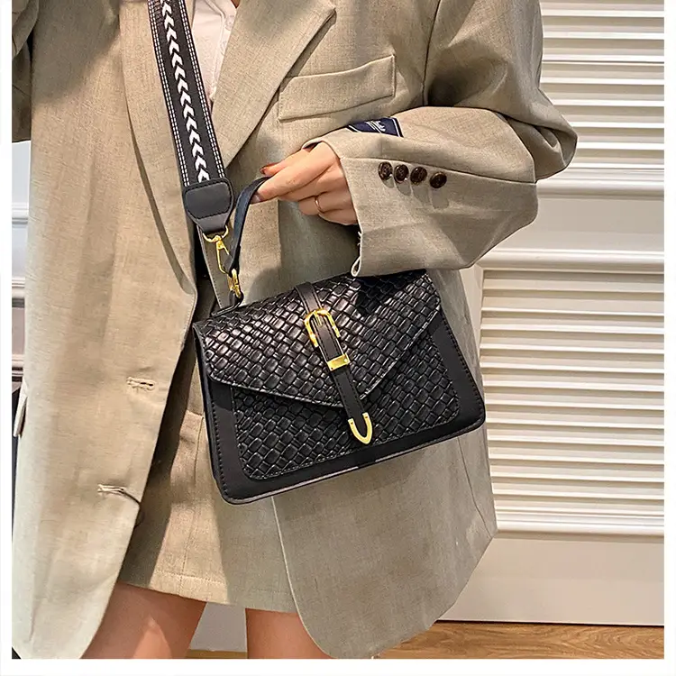 Silver Embroidered Shoulder Bag for Women 2025 — feature 10