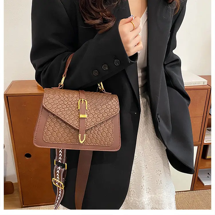 Silver Embroidered Shoulder Bag for Women 2025 — feature 23