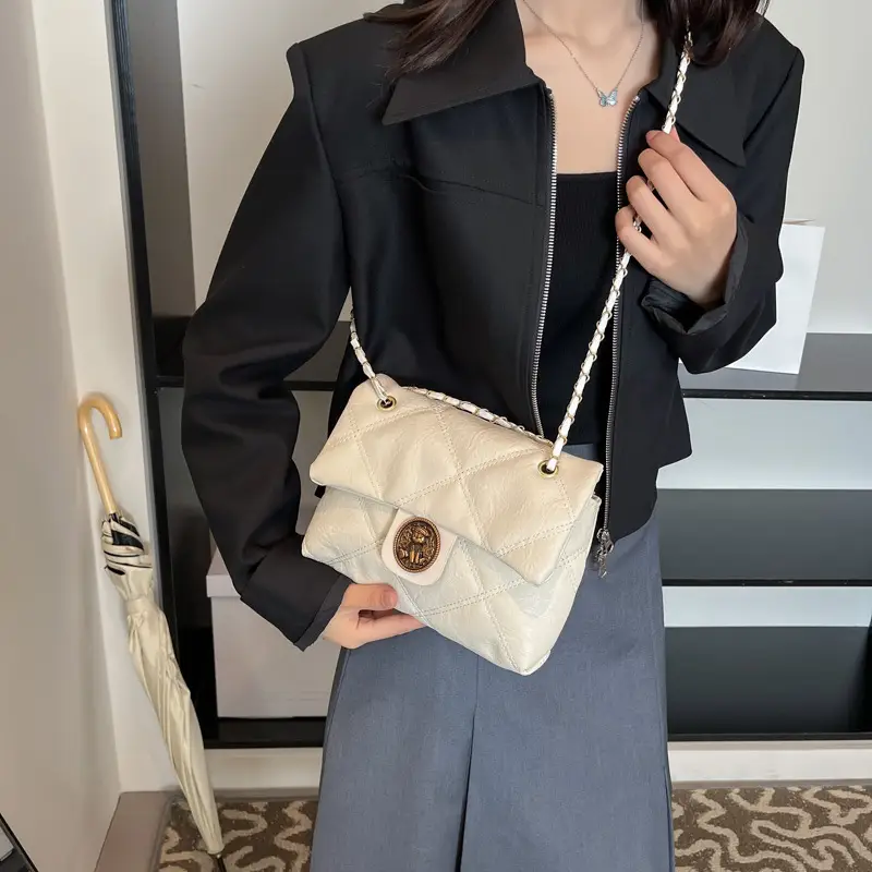 Retro Quilted Chain Shoulder Bag for Women Brown - Image 6