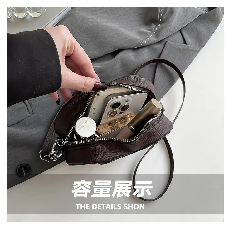 Heart Shaped Women's Black Shoulder Bag with SM Logo — feature 7
